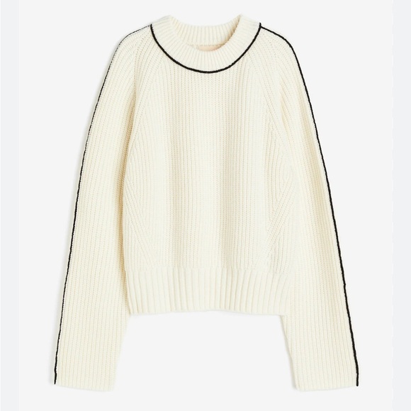 H&M Sweaters - H&M Cozy Cream Sweater. Size XS